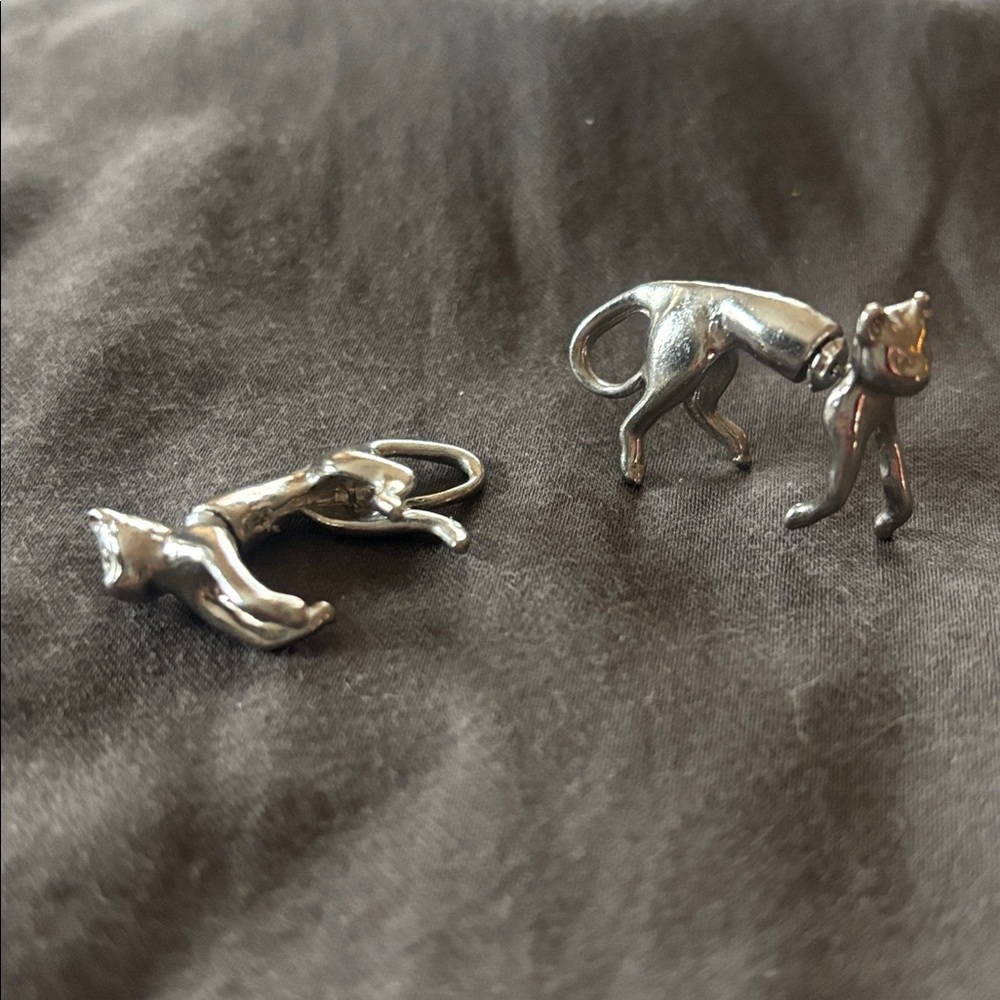 Unique Sterling cat Earrings